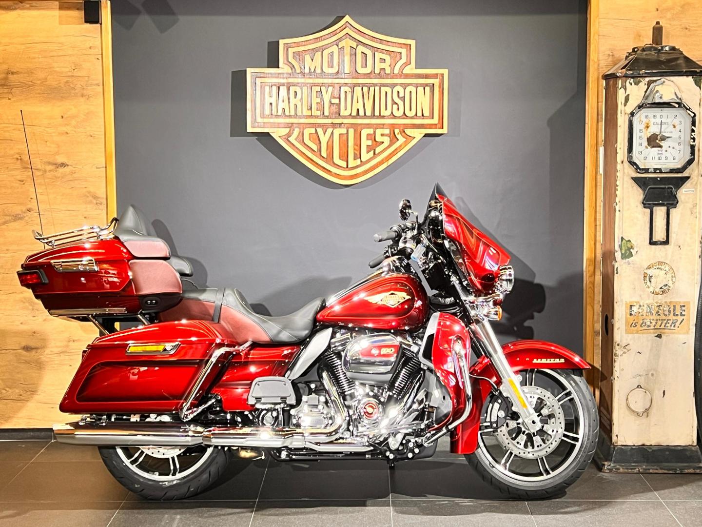Harley Davidson Ultra Limited 114 Anniversary