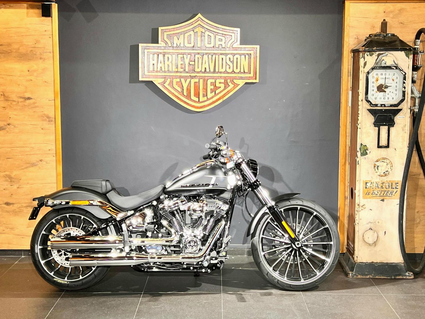 Harley Davidson Softail Breakout 117