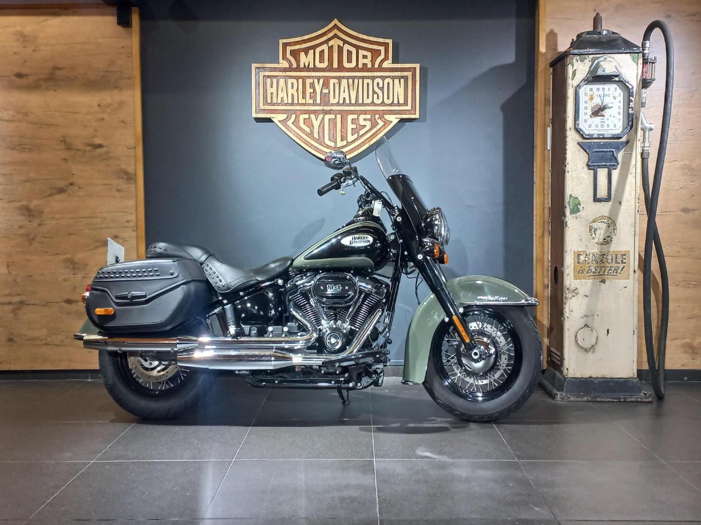 Harley Davidson Softail Heritage Classic 114